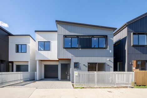 Photo of property in 37 Taipahitini Road, Rosehill, 2113