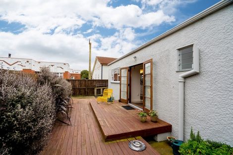 Photo of property in 94 Hargest Crescent, Saint Clair, Dunedin, 9012