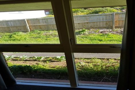 Photo of property in 2/7 Huapai Street, Onehunga, Auckland, 1061