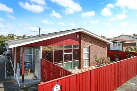 Photo of property in 24 Chelwood Street, Takaro, Palmerston North, 4412