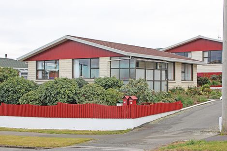 Photo of property in 6a Stuart Street, Holmes Hill, Oamaru, 9401