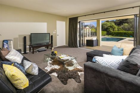 Photo of property in 1030 Peak Road, Helensville, 0875