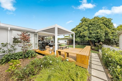 Photo of property in 6 Esmeralda Avenue, Avondale, Auckland, 1026