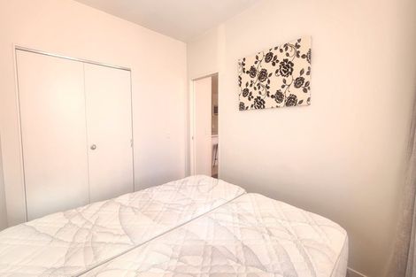 Photo of property in Terrace Tower Apartments, 2d/126 The Terrace, Wellington Central, Wellington, 6011