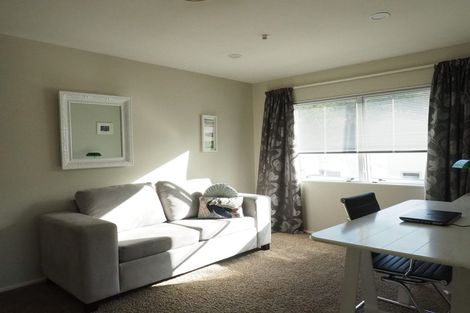 Photo of property in 8 Amner Place, Bluff Hill, Napier, 4110