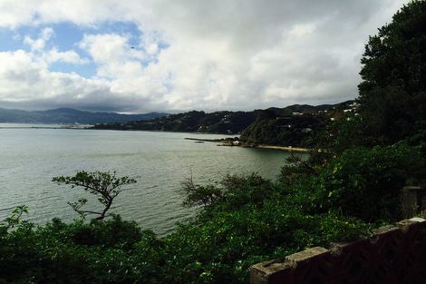 Photo of property in 2a Rangiuru Road, Mahina Bay, Lower Hutt, 5013