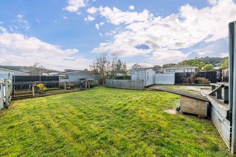 Photo of property in 6 Edelweiss Grove, Timberlea, Upper Hutt, 5018
