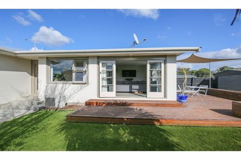 Photo of property in 100 Bridge Street, New Brighton, Christchurch, 8061