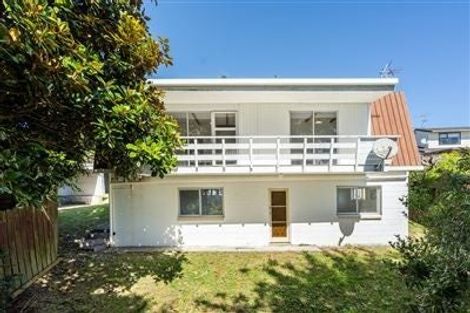 Photo of property in 2/35a Rangatira Road, Beach Haven, Auckland, 0626