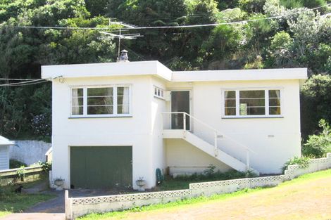 Photo of property in 39 Melrose Road, Island Bay, Wellington, 6023
