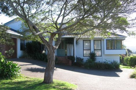 Photo of property in 19 Laingfield Terrace, Laingholm, Auckland, 0604
