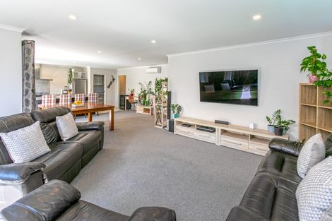 Photo of property in 136 Golden Shore Place, Coromandel, 3506