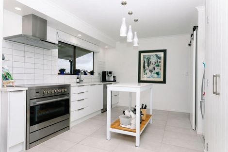 Photo of property in 77120a State Highway 2, Dannevirke, 4977