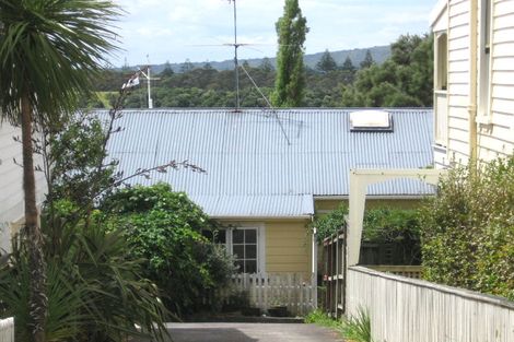 Photo of property in 10a Waterview Road, Stanley Point, Auckland, 0624
