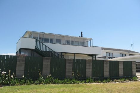 Photo of property in 390 Pukehina Parade, Pukehina, Te Puke, 3189