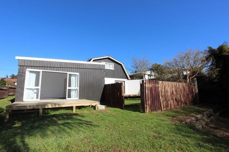 Photo of property in 5 Totara Terrace, Inglewood, 4330