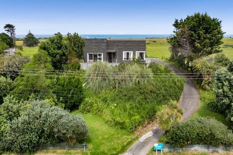 Photo of property in 21 Middlesex Street, Patea, 4520
