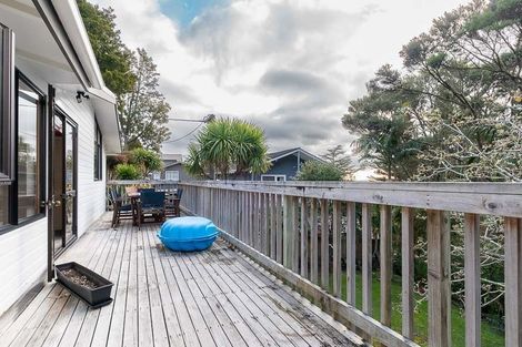 Photo of property in 33a Island Bay Road, Beach Haven, Auckland, 0626