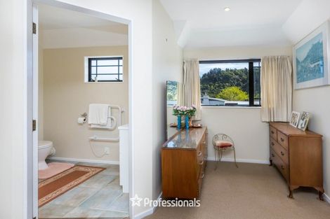 Photo of property in 22 Carlow Grove, Birchville, Upper Hutt, 5018
