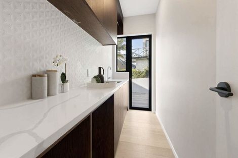 Photo of property in 47a Takutai Avenue, Half Moon Bay, Auckland, 2012