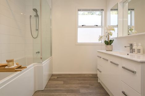 Photo of property in 71 Mount Pleasant Road, Mount Pleasant, Christchurch, 8081