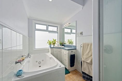 Photo of property in 20 Davis Crescent, Elderslea, Upper Hutt, 5018