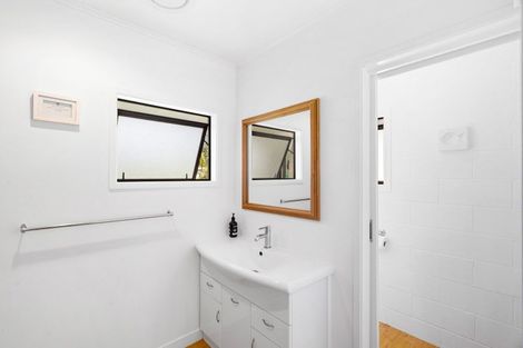 Photo of property in 1 Moana Drive, Mahia, 4198