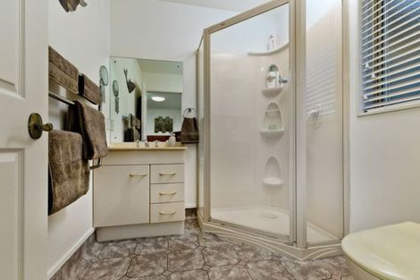 Photo of property in 133 Awaroa Road, Sunnyvale, Auckland, 0612