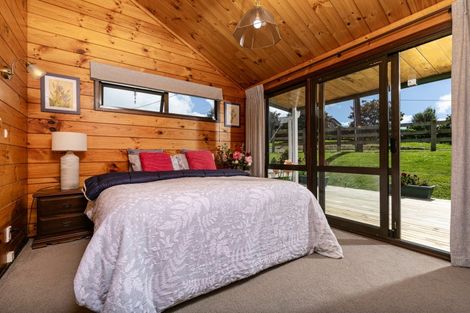 Photo of property in 32 Jeffs Road, Dairy Flat, Albany, 0794