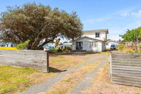 Photo of property in 30 Rua Avenue, Waitarere Beach, Levin, 5510