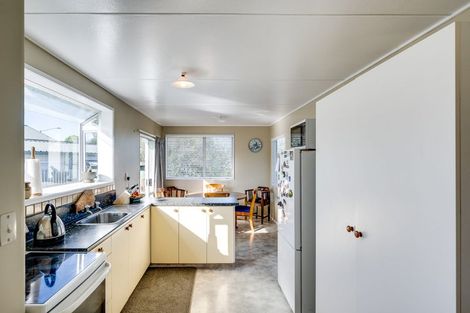 Photo of property in 68 Tait Drive, Greenmeadows, Napier, 4112