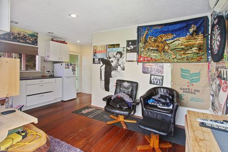 Photo of property in 4 Mceldowney Road, Titirangi, Auckland, 0604