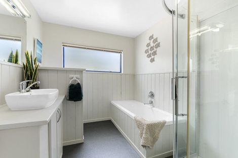 Photo of property in 7 Butlers Lane, Oakura, 4314