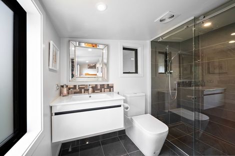 Photo of property in 49 Goldfield Heights, Queenstown, 9300