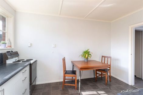 Photo of property in 25 Hewer Crescent, Naenae, Lower Hutt, 5011