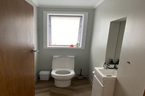 Photo of property in 2 Mayfair Place, Tawa, Wellington, 5028