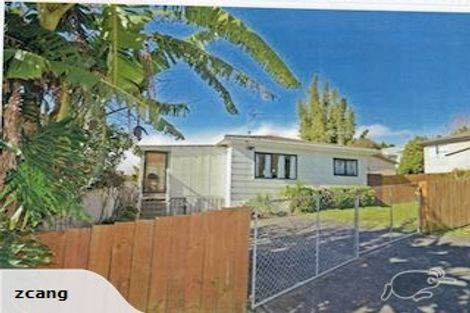 Photo of property in 76 Gallony Avenue, Massey, Auckland, 0614