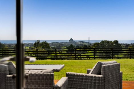 Photo of property in 590c Frankley Road, Hurworth, New Plymouth, 4371