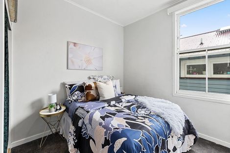 Photo of property in 5 Edinburgh Terrace, Berhampore, Wellington, 6023