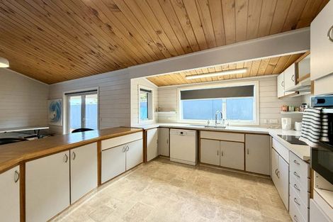 Photo of property in 11 Ropiha Street, Fitzroy, New Plymouth, 4312