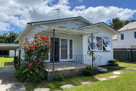 Photo of property in 16 Bangor Street, Point Chevalier, Auckland, 1022