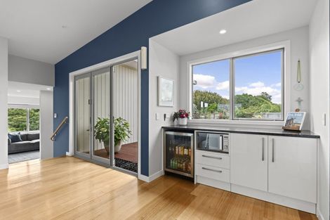 Photo of property in 2 Fern Lane, Whalers Gate, New Plymouth, 4310