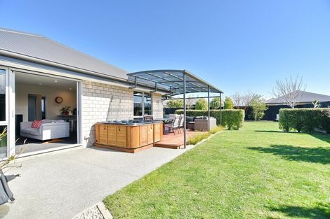 Photo of property in 49 Sequoia Way, Rangiora, 7400