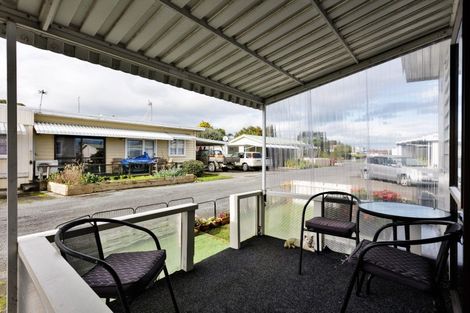 Photo of property in Orange Grove Flats, 2/549 Childers Road, Te Hapara, Gisborne, 4010