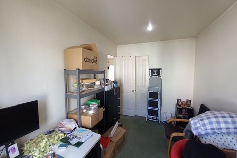 Photo of property in 12 Vitex Lane, Henderson, Auckland, 0612