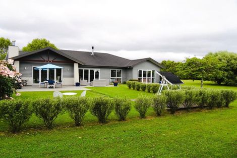 Photo of property in 27 Ohau Terraces, Ohau, Levin, 5570