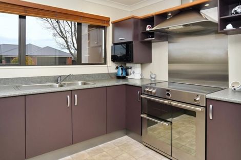 Photo of property in 2 Ross Place, Northwood, Christchurch, 8051