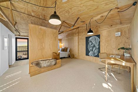 Photo of property in 17 Karamu Street, Te Atatu Peninsula, Auckland, 0610