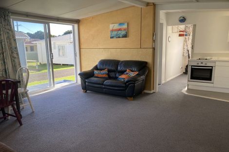 Photo of property in 91 Seventh Avenue, Urenui, 4377
