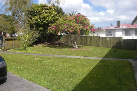 Photo of property in 83 Barrys Road, Glendene, Auckland, 0602